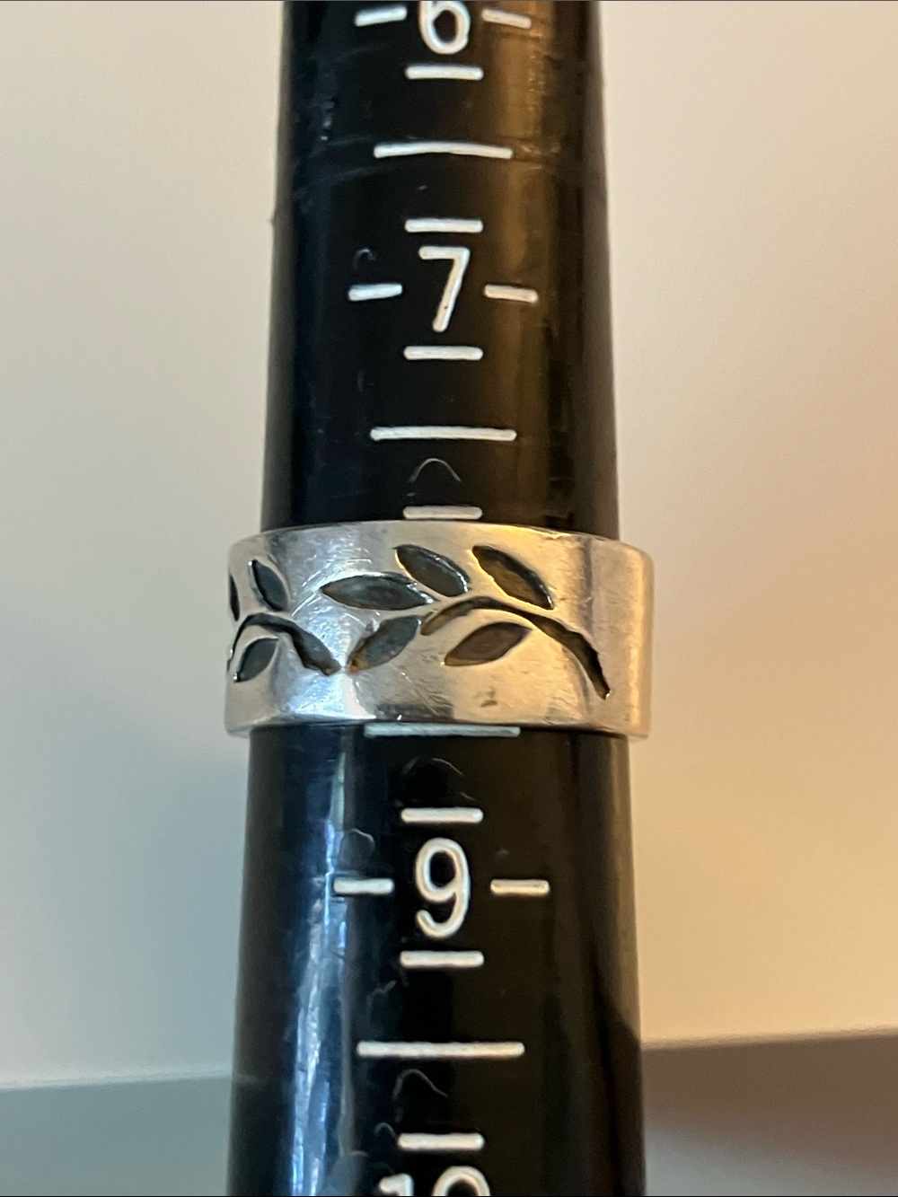 Leaf Vine Band Ring - Silver Tone